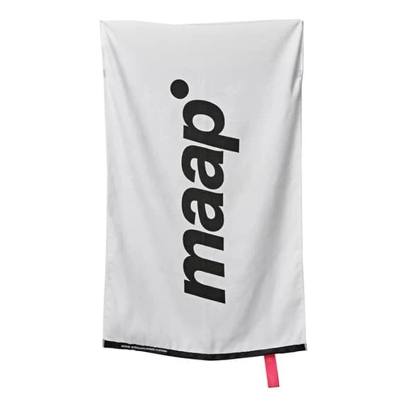 Serviette MAAP Training Blanc Noir 1 Serviette MAAP Training Blanc Noir