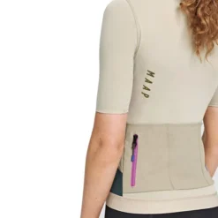 Maillot MAAP Alt_Road Manche Courte Gris Clair Femme 10 Maillot MAAP Alt_Road Manche Courte Gris Clair Femme -Vélos Équipements Magasin map waj120 nat 005